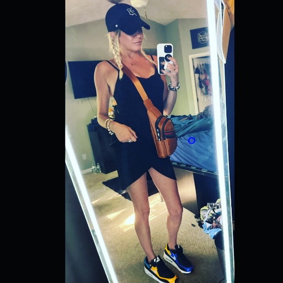 Meet your Posher, Allison - Picture 2 of 15